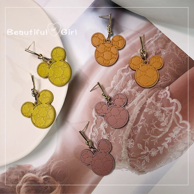 Disney Mickey Mouse New Earrings Korean Retro Simple Temperament Earrings Leather Personality for Women Earrings Christmas Gifts
Disney Mickey Mouse New Earrings Korean Retro Simple Temperament Earrings Leather Personality for Women Earrings Christmas Gifts