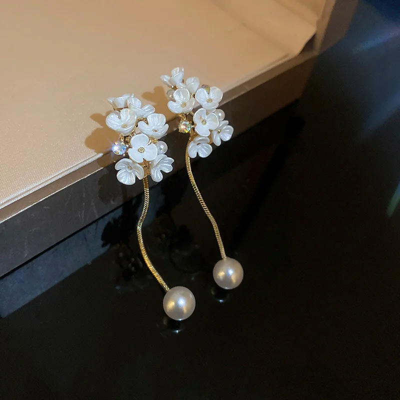 Ins Style Elegant White Flower Earings Pearl Drop Earrings For Women Beauty Gift Pendientes De Borla
Ins Style Elegant White Flower Earings Pearl Drop Earrings For Women Beauty Gift Pendientes De Borla