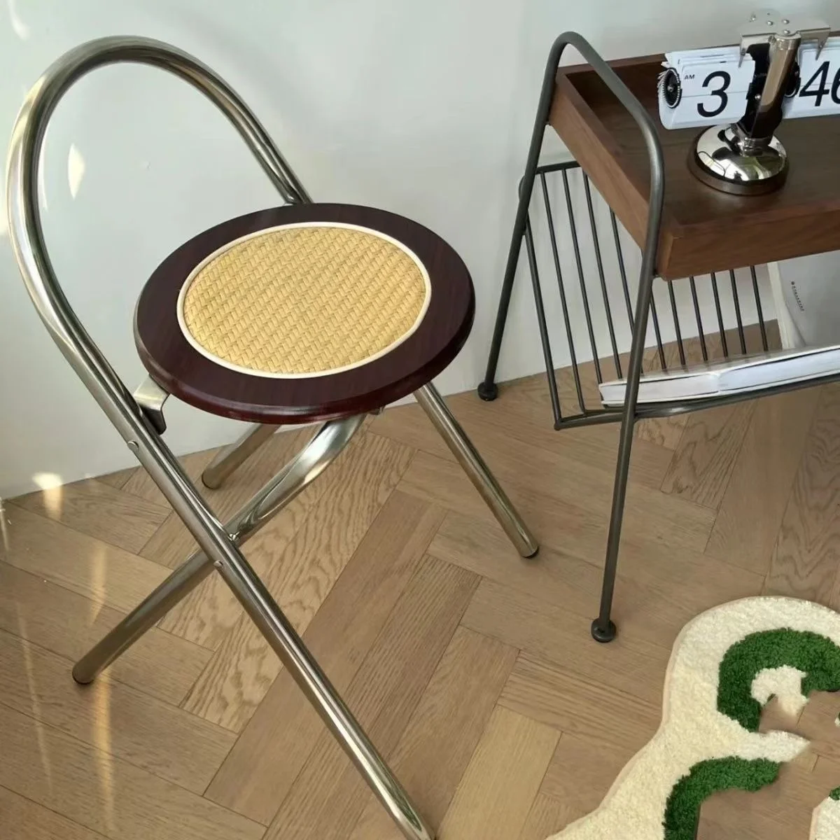Korean Family Dining Chair Stainless Steel Modern Fashion Restaurant Folding Backrest Photo Outdoor Graden Stool Walnut Chair
Korean Family Dining Chair Stainless Steel Modern Fashion Restaurant Folding Backrest Photo Outdoor Graden Stool Walnut Chair