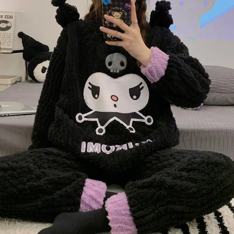 Kawaii Kuromi Теплая Флисовая Пижама Аниме мультфильм Sanrio Студенческая куломи зимняя флисовая Домашняя одежда набор подарок для девочек
Kawaii Kuromi Теплая Флисовая Пижама Аниме мультфильм Sanrio Студенческая куломи зимняя флисовая Домашняя одежда набор подарок для девочек