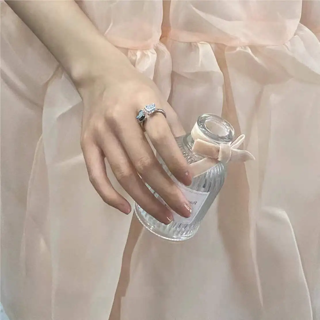 Japanese and Korean style ins temperament simple design sense butterfly opening adjustable ring female small fresh fashion index
Japanese and Korean style ins temperament simple design sense butterfly opening adjustable ring female small fresh fashion index