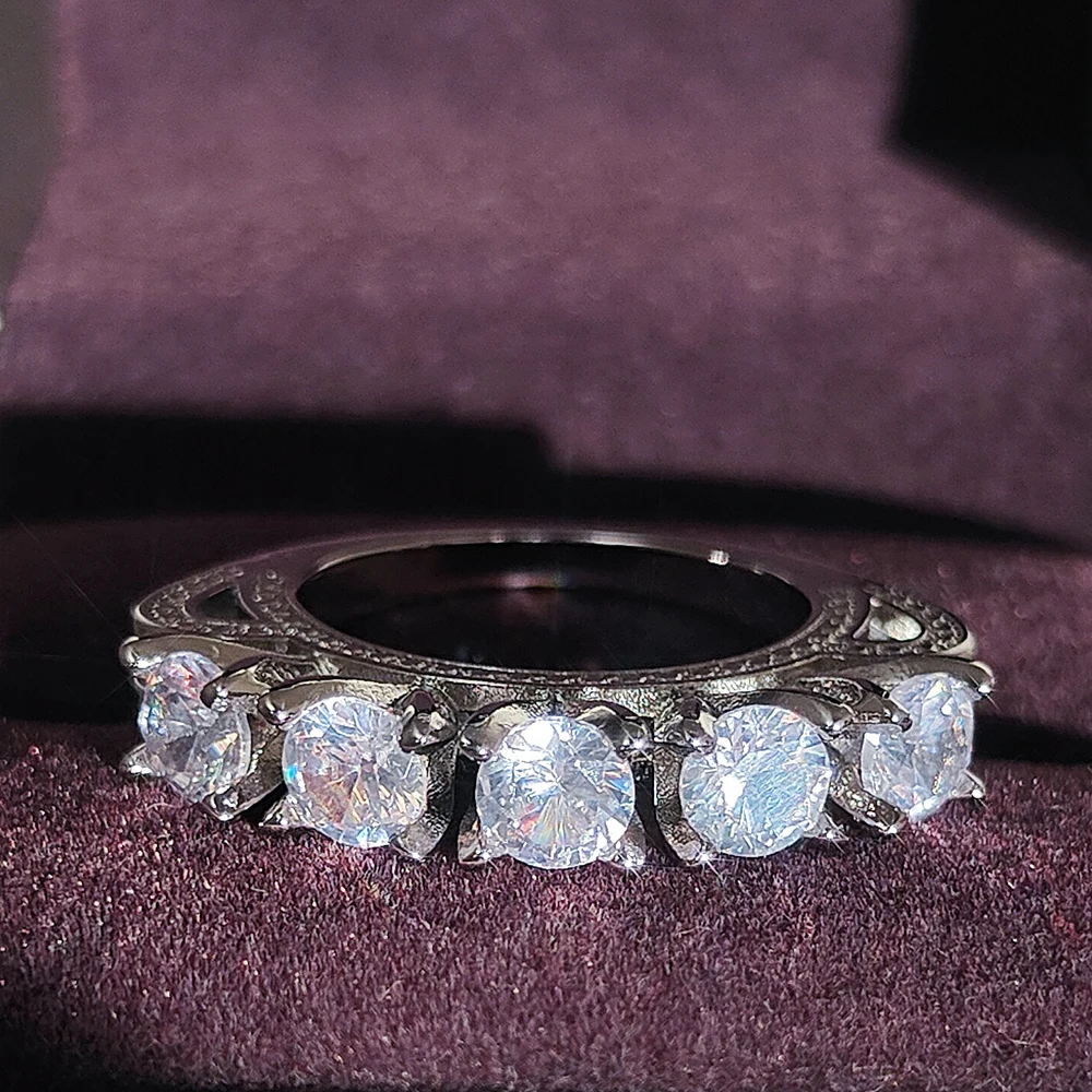 silver color designer Drilling engagement Rings for women Party gift for Ladies jewelry brand finger wholesale ring R5048 
silver color designer Drilling engagement Rings for women Party gift for Ladies jewelry brand finger wholesale ring R5048