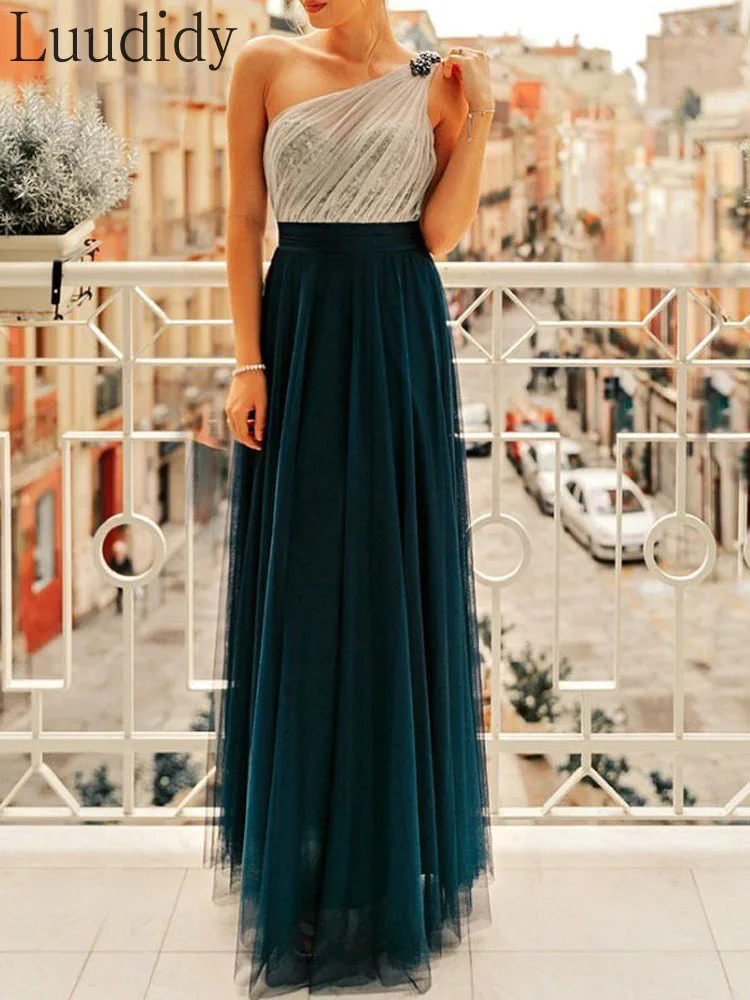 Women Slim Fit One Shoulder Sleeveless Mesh Patchwork High Waist Maxi Dress
Women Slim Fit One Shoulder Sleeveless Mesh Patchwork High Waist Maxi Dress