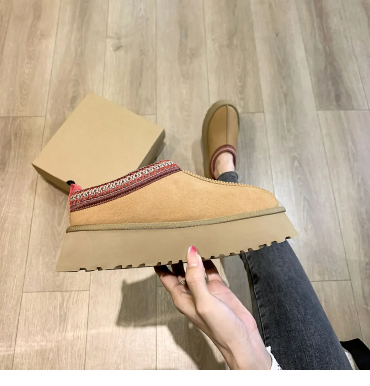 Shoes Woman 2023 Med Slippers Flat Pantofle Shallow Flock Fur Flip Flops Platform Cover Toe New Plush Basic Shearling Snow Boots
Shoes Woman 2023 Med Slippers Flat Pantofle Shallow Flock Fur Flip Flops Platform Cover Toe New Plush Basic Shearling Snow Boots
