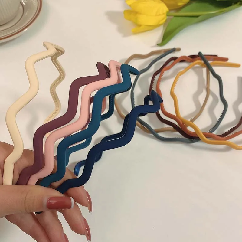 Korean Solid Color Wave Hairbands for Women Fashion Toothed Non-Slip Hair Combs Face Wash Sports Headbands Hair Accessories
Korean Solid Color Wave Hairbands for Women Fashion Toothed Non-Slip Hair Combs Face Wash Sports Headbands Hair Accessories