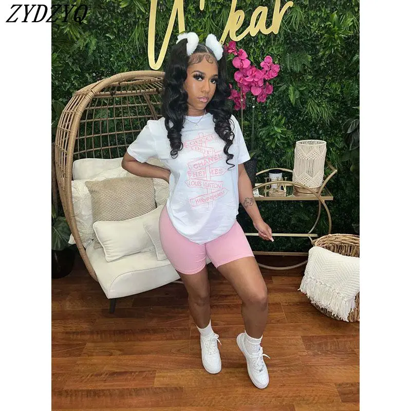 ZYDZYQ Two Piece Sets Women Fall Letter Print Short Sleeve Tops Shorts Set Y2k Clothes Casual Vacation Club Streetwear Wholesale
ZYDZYQ Two Piece Sets Women Fall Letter Print Short Sleeve Tops Shorts Set Y2k Clothes Casual Vacation Club Streetwear Wholesale