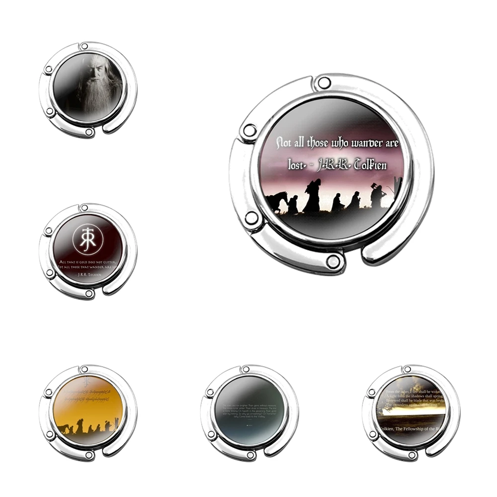 Складной крючок для кошелька для женщин, настольная Сумочка, складной декоративный крючок для стола, подарок, милый мультяшный J. Р. Р. Узор с цитатами Tolkien 
Складной крючок для кошелька для женщин, настольная Сумочка, складной декоративный крючок для стола, подарок, милый мультяшный J. Р. Р. Узор с цитатами Tolkien