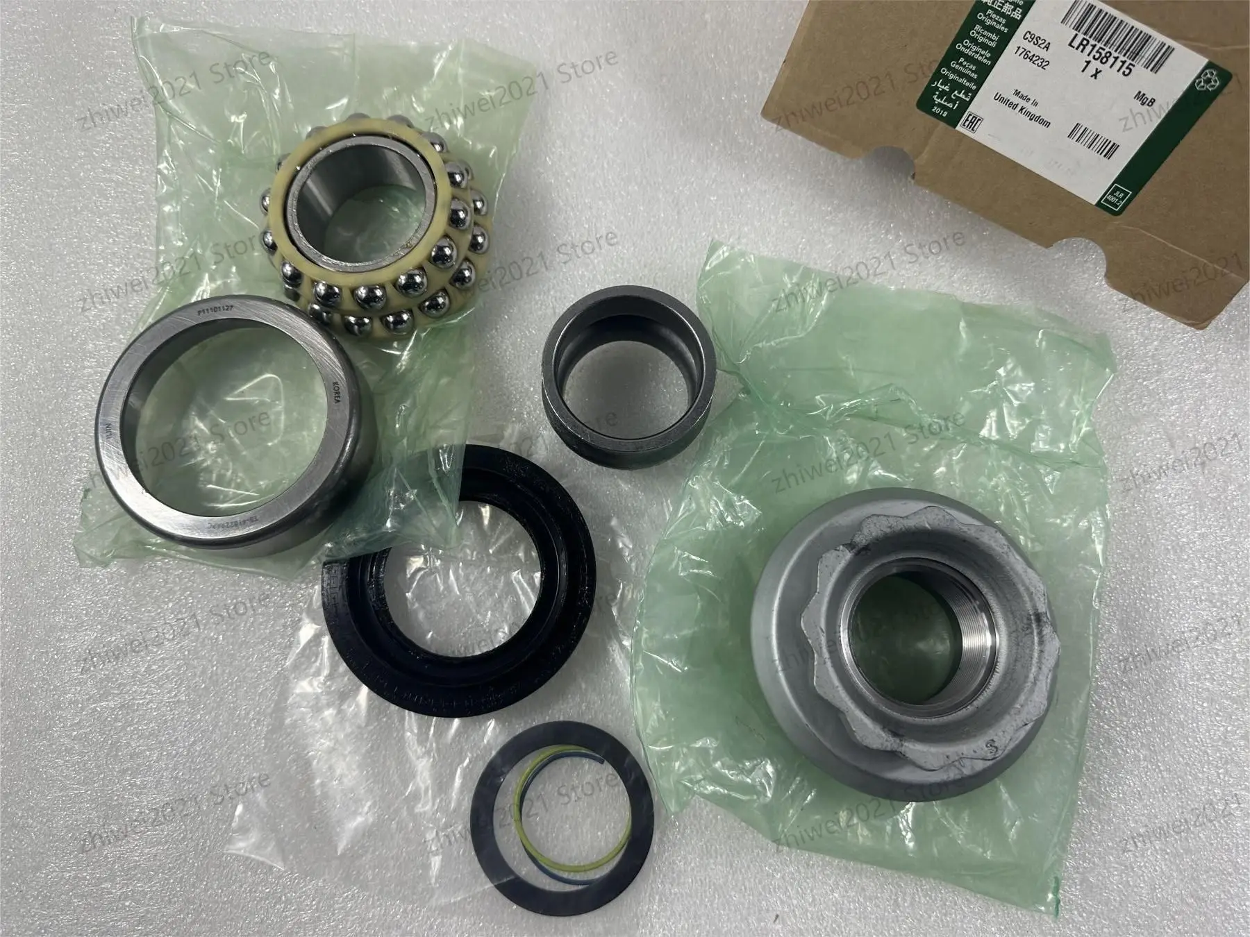 Комплект заднего дифференциала Land Rover Jaguar подходит для L405/L494/L462/L560 F-PACE LR 068951 LR 158115 C2C42116
Комплект заднего дифференциала Land Rover Jaguar подходит для L405/L494/L462/L560 F-PACE LR 068951 LR 158115 C2C42116