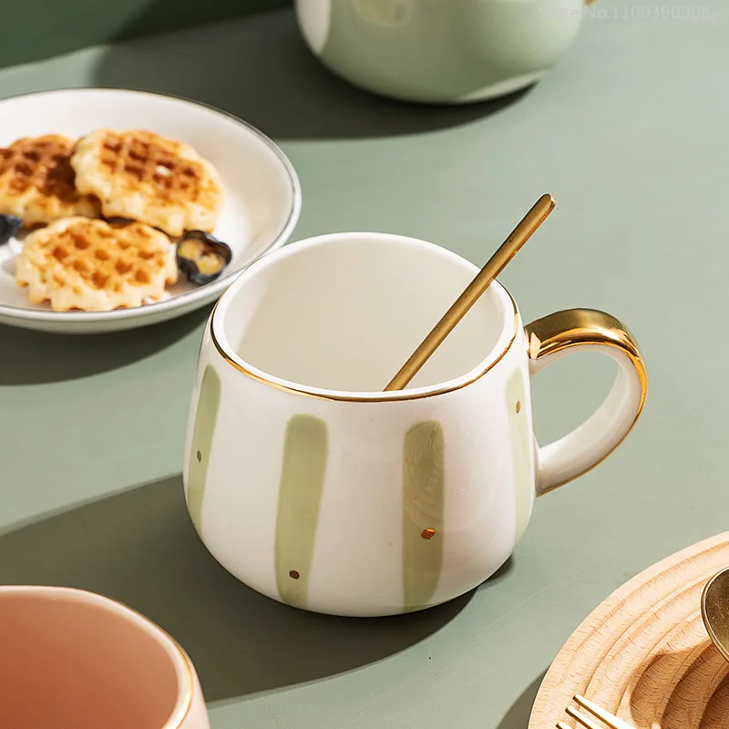 370ml Nordic Creative Ceramic Coffee Cup Home Water Milk Mark Mug Gold Inlaid Couple Cup Kawaii Water Bottle Hot Water Bottle
370ml Nordic Creative Ceramic Coffee Cup Home Water Milk Mark Mug Gold Inlaid Couple Cup Kawaii Water Bottle Hot Water Bottle