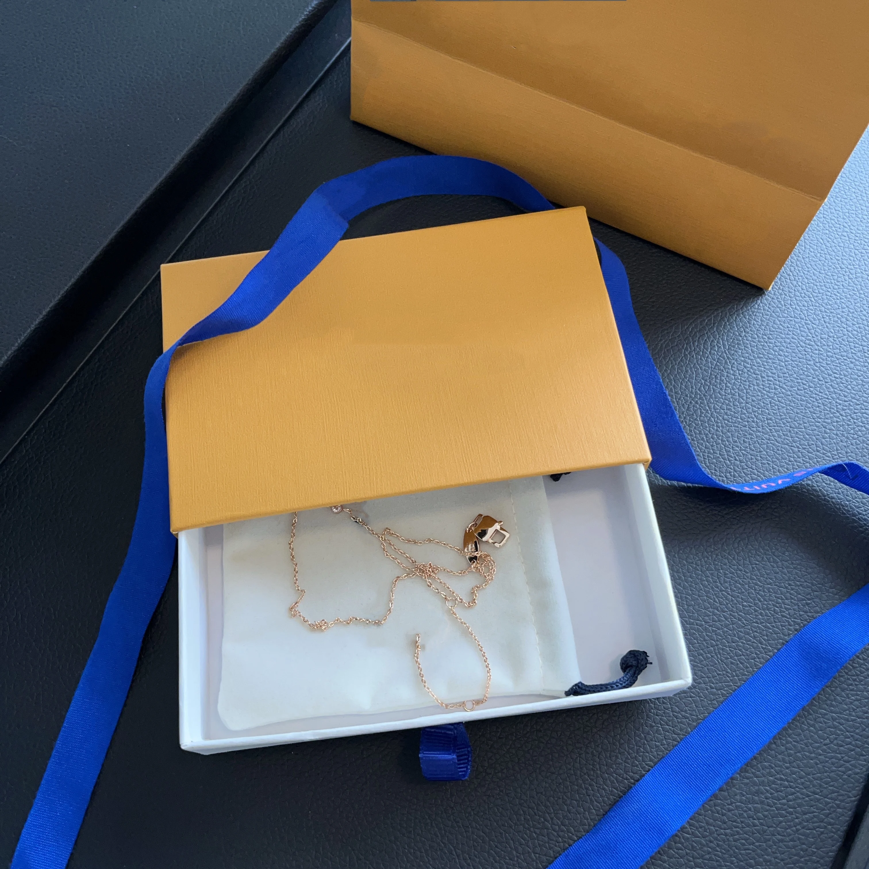 Mode 2 Popular Famous Fashion Original Brand Women Female 2022 Jewelry Necklace Chain 925 Summer Silver Quality Luxury Gift
Mode 2 Popular Famous Fashion Original Brand Women Female 2022 Jewelry Necklace Chain 925 Summer Silver Quality Luxury Gift