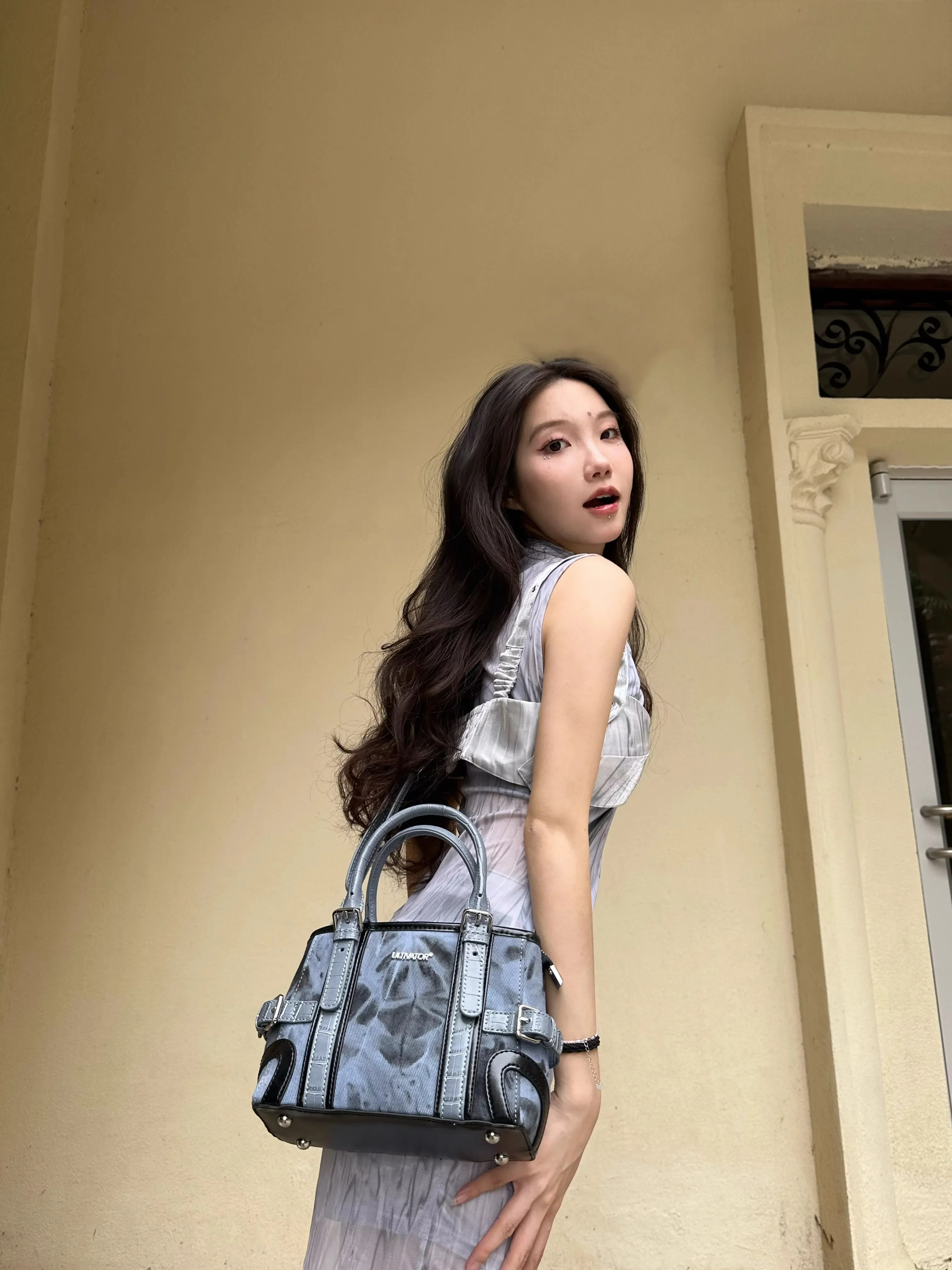 Original niche design color contrast tie dye hand crossbody bag Mobile bag small square bag 2023 new women's bag
Original niche design color contrast tie dye hand crossbody bag Mobile bag small square bag 2023 new women's bag