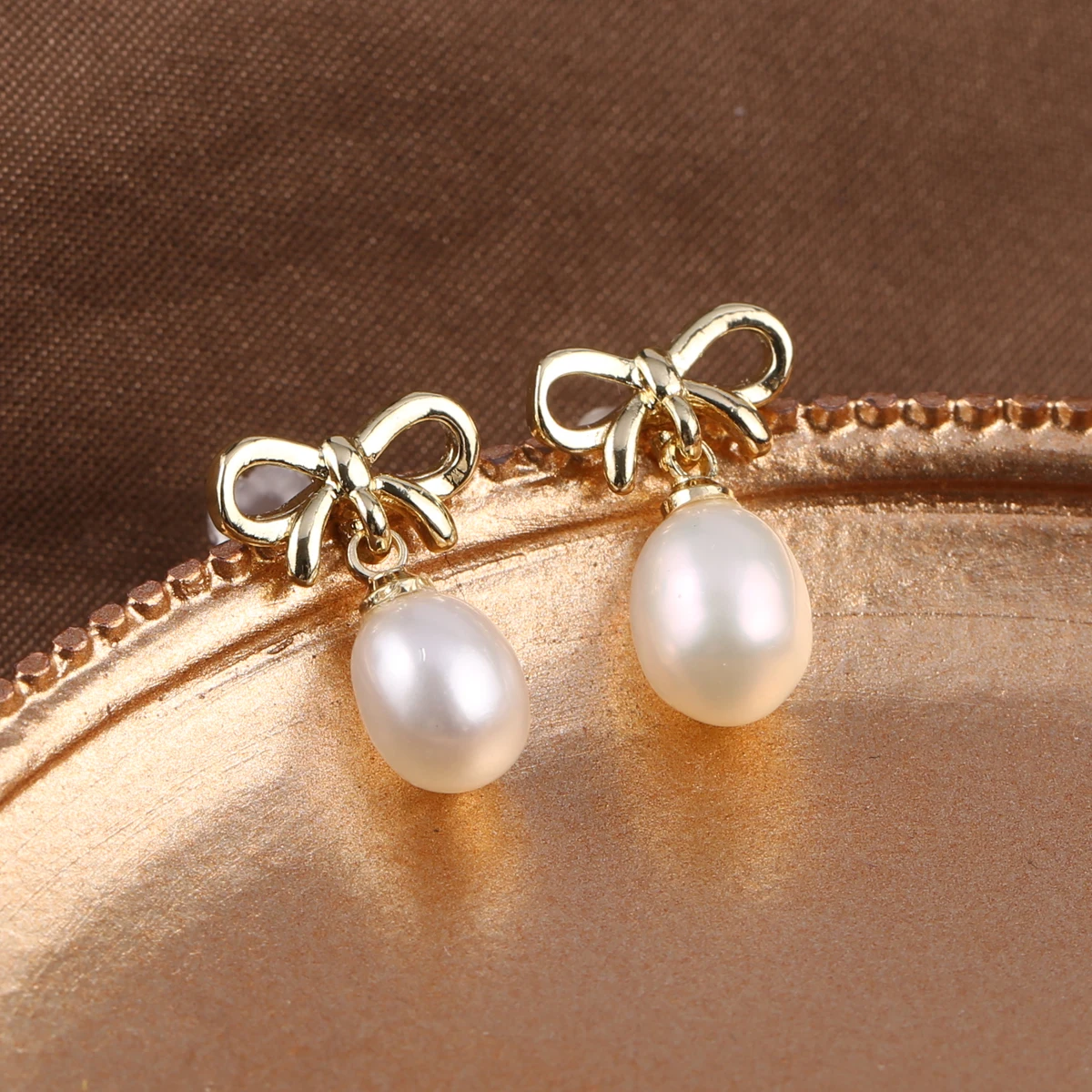 Sweet Bow Shaped Natural Freshwater Pearl Earrings Charming Jewelry for Women's Banquets Parties Weddings Accessories Gifts
Sweet Bow Shaped Natural Freshwater Pearl Earrings Charming Jewelry for Women's Banquets Parties Weddings Accessories Gifts