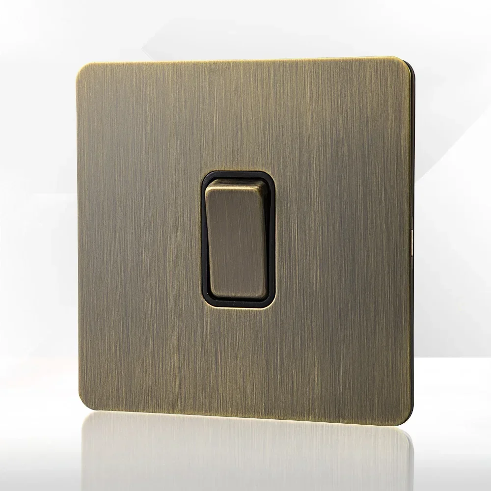 Настенный переключатель, бронза, нержавеющая сталь
Настенный переключатель, бронза, нержавеющая сталь