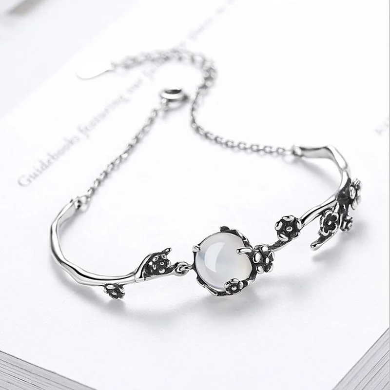 White Moonlight Stone Plum Flower Women's Hand Bracelets Gift Female Fashion Korean Style Women's Jewelry with Free Shipping
White Moonlight Stone Plum Flower Women's Hand Bracelets Gift Female Fashion Korean Style Women's Jewelry with Free Shipping