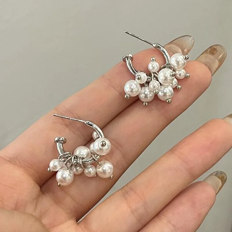 Korean Ins Pearl Flower Dangle Earrings Sweet Retro Cool Silver Needles Jewelry for Women Girls Personalized Party Accessories
Korean Ins Pearl Flower Dangle Earrings Sweet Retro Cool Silver Needles Jewelry for Women Girls Personalized Party Accessories