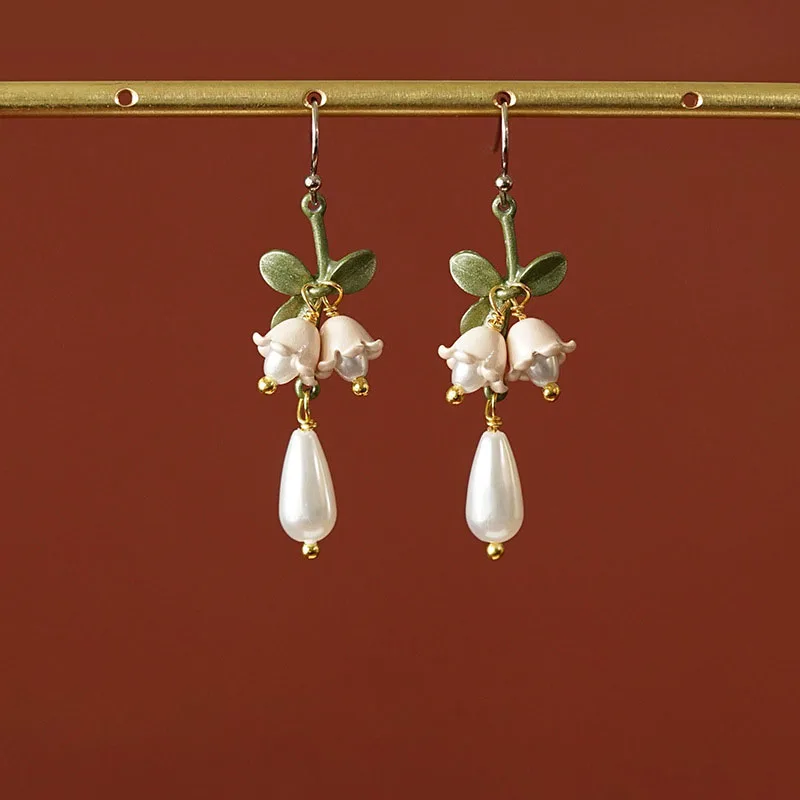Fashion Fresh Girl Flower Pearl Pendant Earrings Ladies Sweet and Cute Hook Trend Wedding Engagement Jewelry
Fashion Fresh Girl Flower Pearl Pendant Earrings Ladies Sweet and Cute Hook Trend Wedding Engagement Jewelry