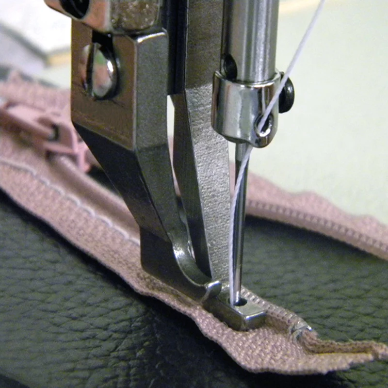 Industrial Walking Foot Sewing Machine Toe Zipper Presser Foot, For Thick Material, Inner and Outer Presser Foot U192T U193T
Industrial Walking Foot Sewing Machine Toe Zipper Presser Foot, For Thick Material, Inner and Outer Presser Foot U192T U193T