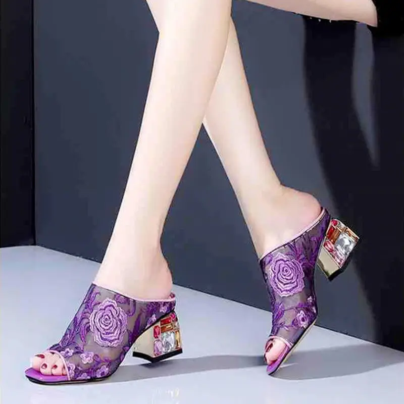 2022 Summer New Embroidered Mesh Sandals Women's High-heeled Fish Mouth Slippers Thick-heeled 5cm Rhinestones Slippers Plus Size
2022 Summer New Embroidered Mesh Sandals Women's High-heeled Fish Mouth Slippers Thick-heeled 5cm Rhinestones Slippers Plus Size