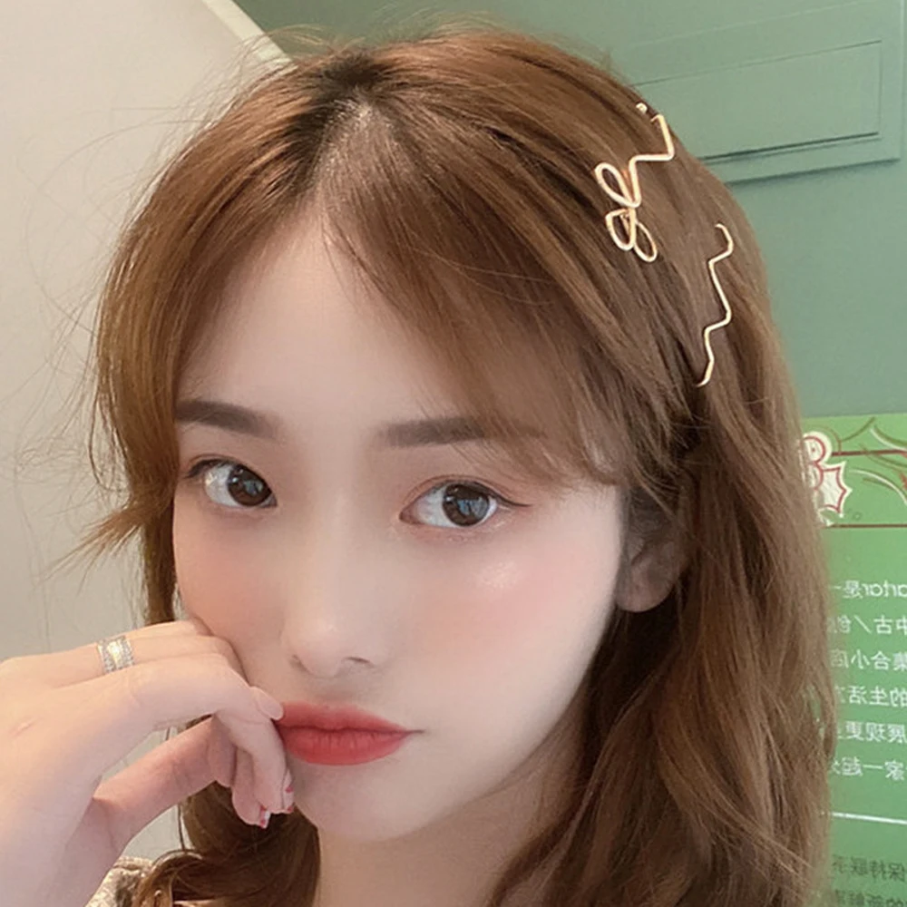 1/3Pcs Korean Simple Elegant Temperament Alloy Hairpin Flower Irregular Shape Hair Clips Unique Punk Wave Trendy Headwear
1/3Pcs Korean Simple Elegant Temperament Alloy Hairpin Flower Irregular Shape Hair Clips Unique Punk Wave Trendy Headwear