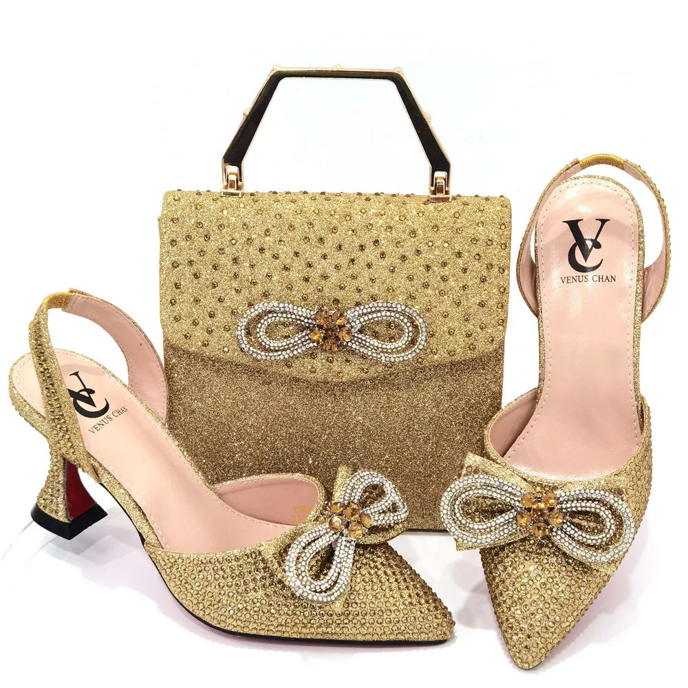 2022 Arrival Golden Color Italian Shoes with Matching Bag for Wedding High Quality African Shoes and Bag Set for Party In Women
2022 Arrival Golden Color Italian Shoes with Matching Bag for Wedding High Quality African Shoes and Bag Set for Party In Women