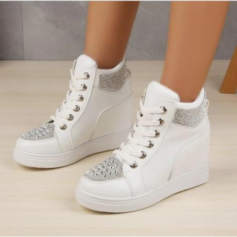Новые повседневные туфли для женщин, каблук на танкетке, кожа, Вулканизированная подошва, белые, черные стразы, высокие кроссовки со шнуровк...
Новые повседневные туфли для женщин, каблук на танкетке, кожа, Вулканизированная подошва, белые, черные стразы, высокие кроссовки со шнуровк...