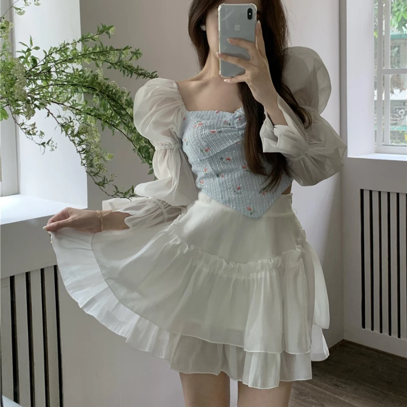 Sweet Tulip Square Neck Silk Puff Sleeve Long Sleeve Top and Fungus Edge Cake Skirt 2 Pieces Set Sweet Suit for Girl
Sweet Tulip Square Neck Silk Puff Sleeve Long Sleeve Top and Fungus Edge Cake Skirt 2 Pieces Set Sweet Suit for Girl
