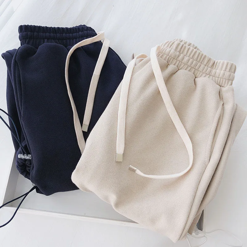 Leg sweatpants women's straight casual pants Korean vespring and autumn thin pure cotton loose slim high waist student pants
Leg sweatpants women's straight casual pants Korean vespring and autumn thin pure cotton loose slim high waist student pants