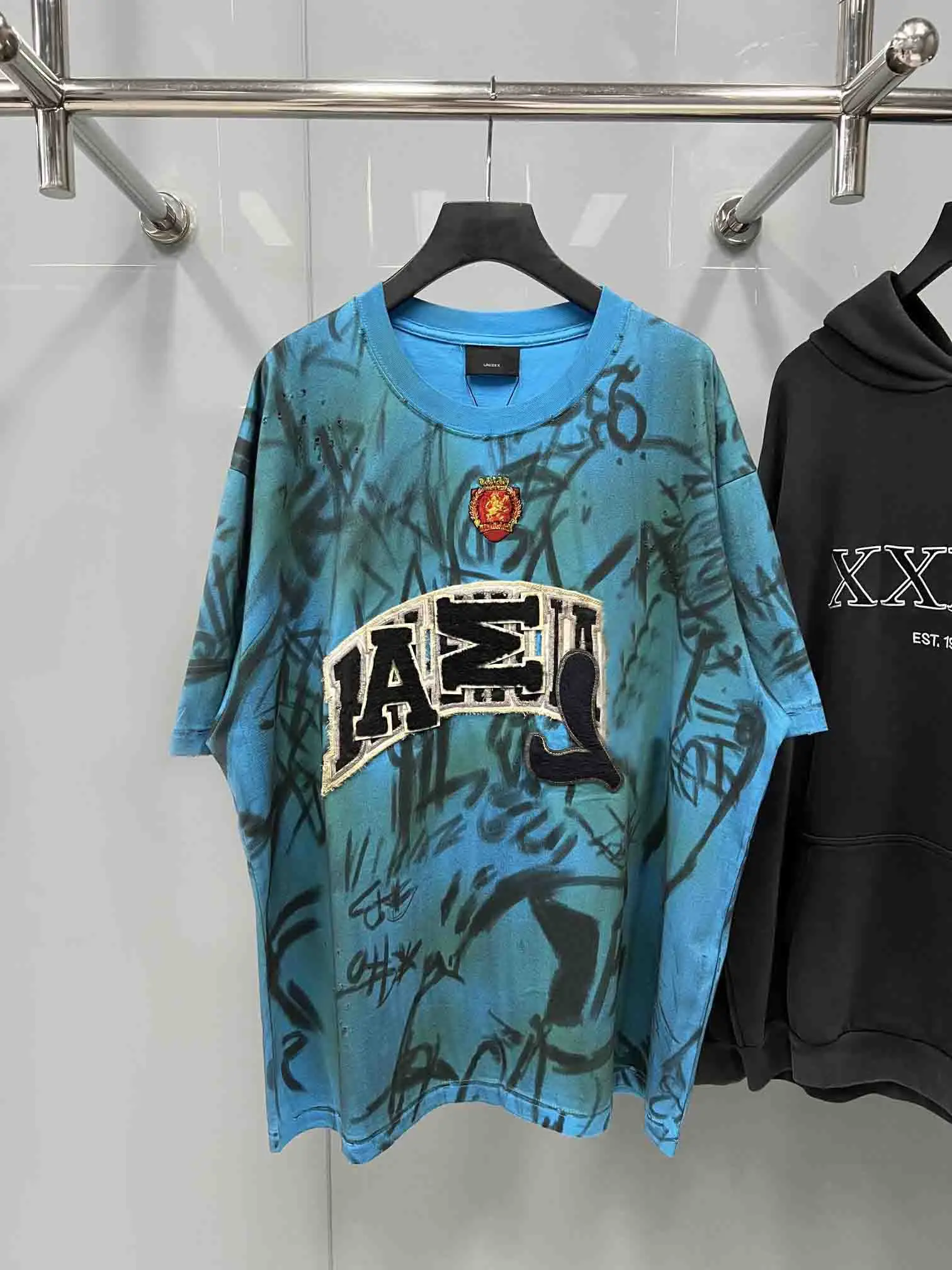 2023 Luxury Logo Embroidery Distressd Football Club Women Men T shirts tees Hiphop Men Oversized T shirt
2023 Luxury Logo Embroidery Distressd Football Club Women Men T shirts tees Hiphop Men Oversized T shirt