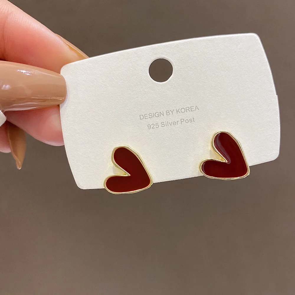 2023 New Fashional Wine Red Love Earrings for Women's Simple Temperament Earrings Fashion Versatile Ins Party Gifts
2023 New Fashional Wine Red Love Earrings for Women's Simple Temperament Earrings Fashion Versatile Ins Party Gifts