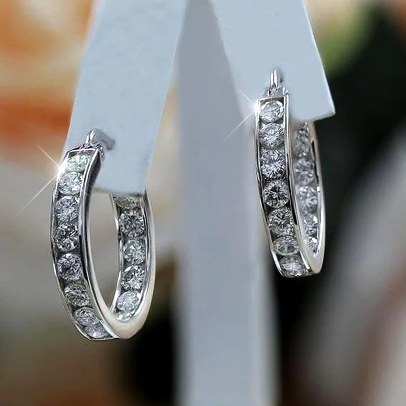 ZHIXUN Romantic Crystal Circle Piercing Silver Color Hoop Earrings for Women Classic Fashion 2022 Wedding Party Jewelry
ZHIXUN Romantic Crystal Circle Piercing Silver Color Hoop Earrings for Women Classic Fashion 2022 Wedding Party Jewelry