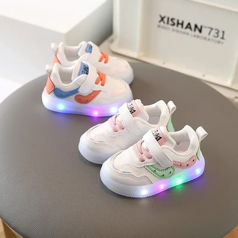 

Baby Led Shoes For Boys Girls Luminous Toddler Shoes For Kids Soft Bottom Sneakers With LED Lights Glowing tenis
