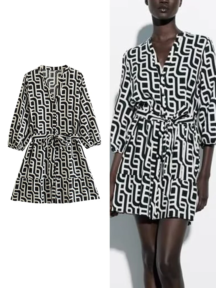 Платье-рубашка женское летнее однобортное с V-образным вырезом и рукавом три четверти
Платье-рубашка женское летнее однобортное с V-образным вырезом и рукавом три четверти