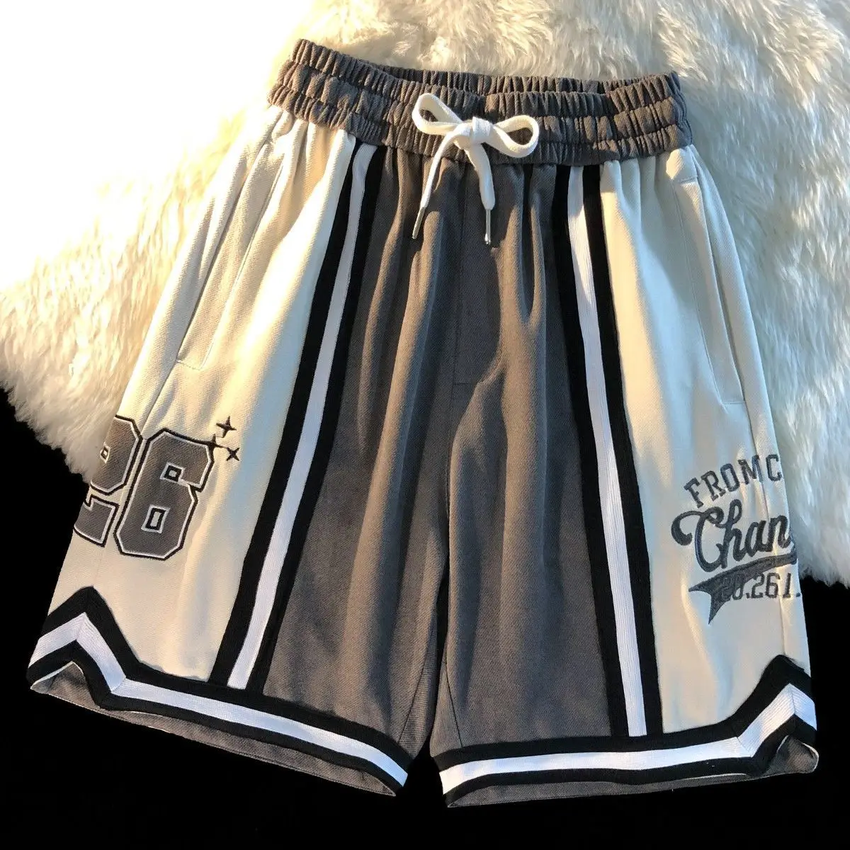 Vintage hiphop men casual shorts 2022 American trend high street couple sports pants college style embroidered basketball shorts
Vintage hiphop men casual shorts 2022 American trend high street couple sports pants college style embroidered basketball shorts