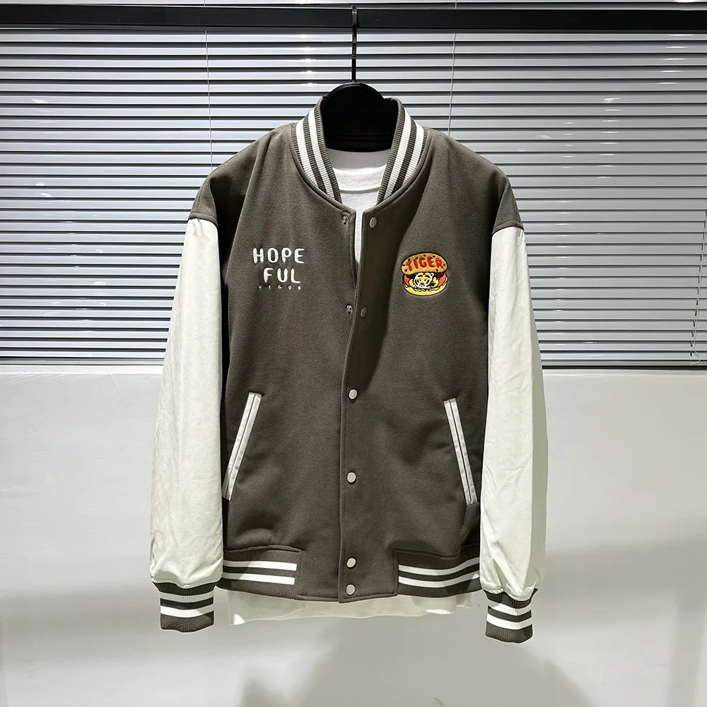 New luxury 2022 Men Beige Embroidery tiger Pu Leather Varsity Coats & Jackets / Down Coats Cotton warm Winter Thicken A584
New luxury 2022 Men Beige Embroidery tiger Pu Leather Varsity Coats & Jackets / Down Coats Cotton warm Winter Thicken A584