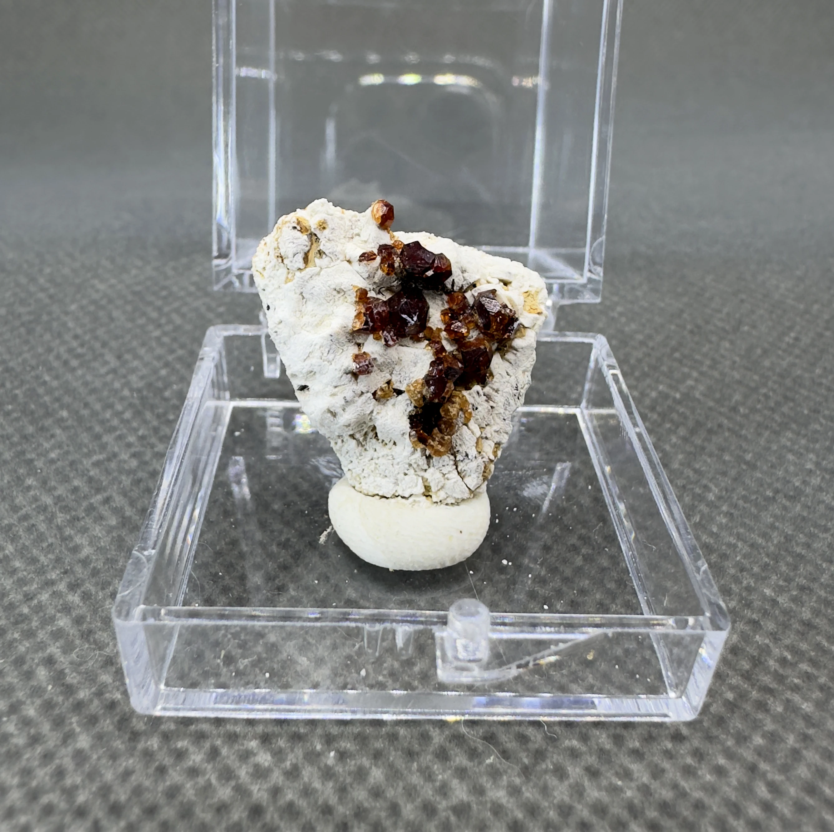 Натуральный гранат QIANCHUAN
Натуральный гранат QIANCHUAN