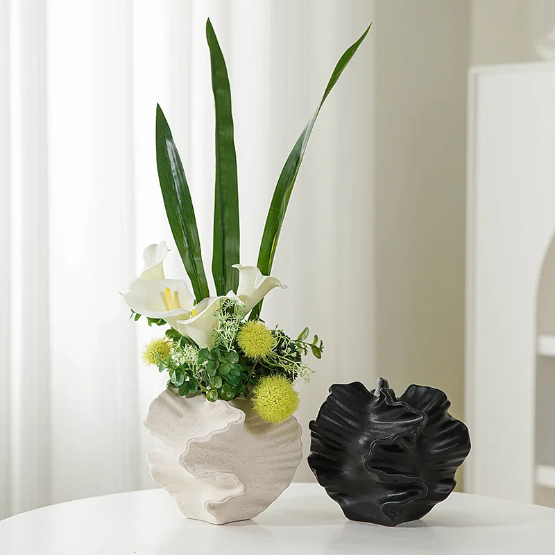 

European Plain Fired White Black Ceramic Vase Frosted Texture Hydroponic Dry Flower Insert Home Decoration Pieces