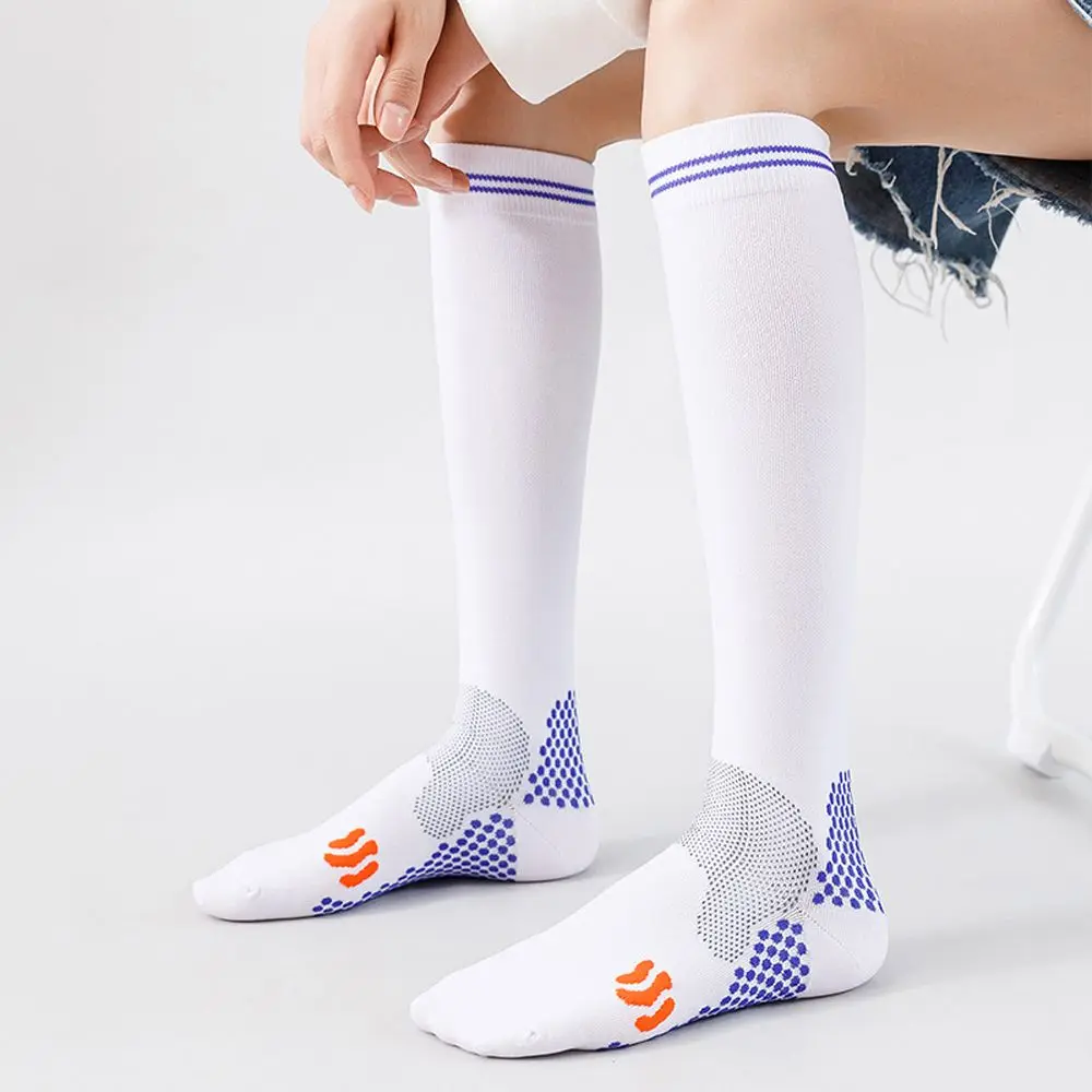 

Дышащие уличные Компрессионные носки в горошек для бега, спортивные носки-трубы, гольфы до колена, корейские футбольные чулки мужские носки для футбола