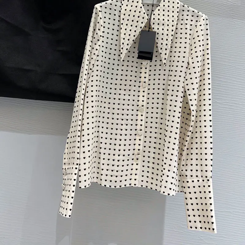 2023Spring New Silk Love Printed Shirt Fashion Causal Single Breasted Lapel Loose Blouse Elegant Chic Women Long Sleeve Clothes
2023Spring New Silk Love Printed Shirt Fashion Causal Single Breasted Lapel Loose Blouse Elegant Chic Women Long Sleeve Clothes