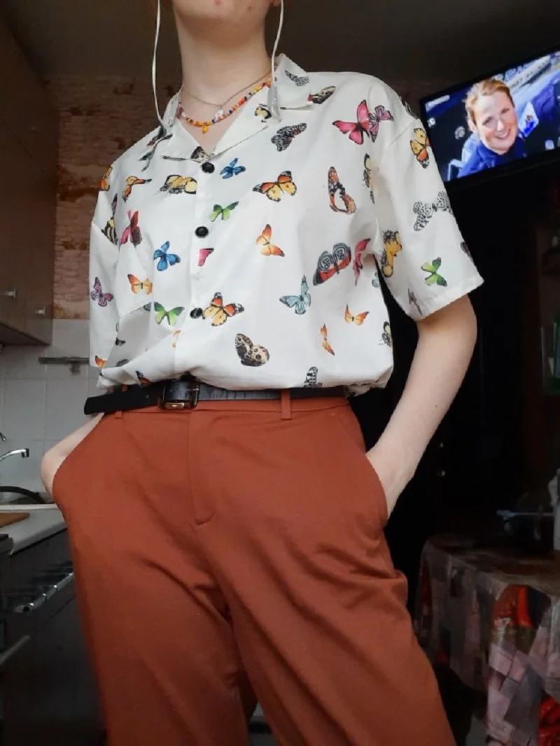Short Sleeve Loose Women Shirt Y2K Butterfly Printing Button Up Pockets Vintage Blouses 2023 Summer Female Tops
Short Sleeve Loose Women Shirt Y2K Butterfly Printing Button Up Pockets Vintage Blouses 2023 Summer Female Tops