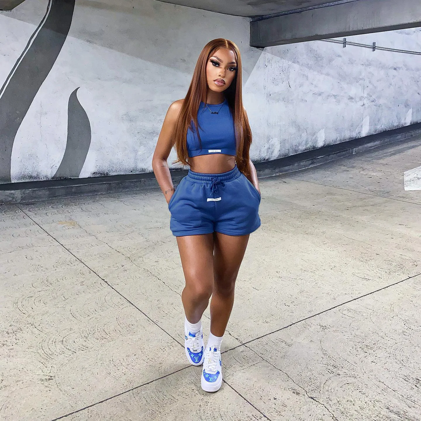 Sports Two Piece Set Women Crop Tops Drawstring Shorts Suits Gym Workout Fitness Classic Tracksuit Street Matching Outfits 2022
Sports Two Piece Set Women Crop Tops Drawstring Shorts Suits Gym Workout Fitness Classic Tracksuit Street Matching Outfits 2022