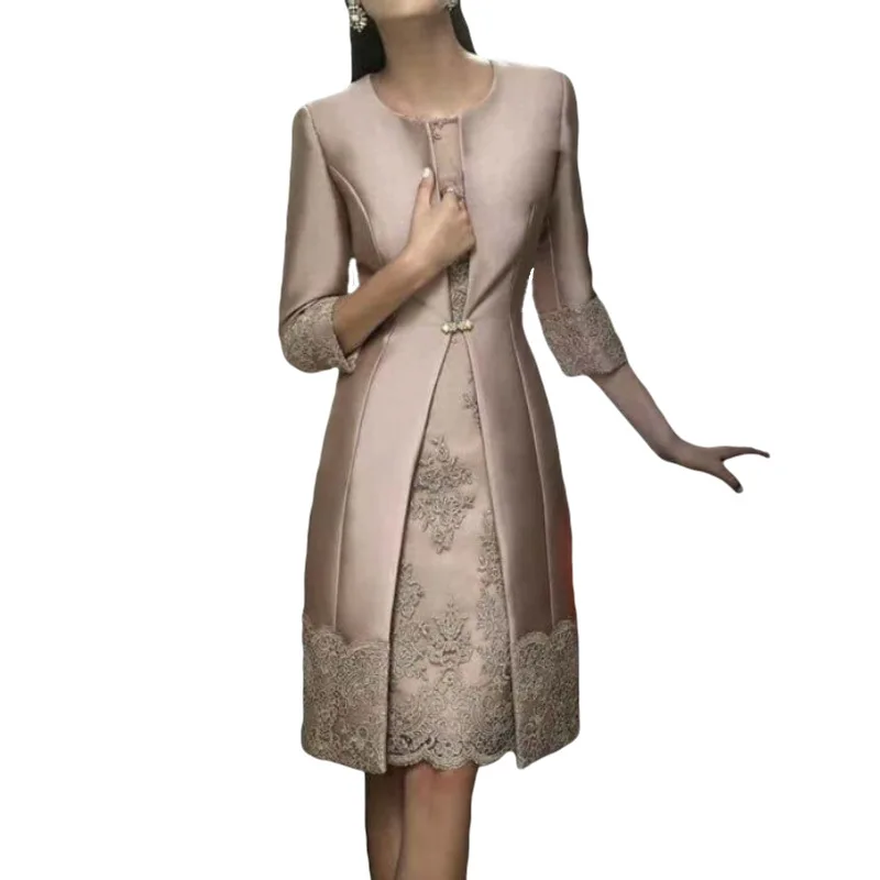 Knee Length Mother Of The Bride Dresses With Long Jacket Appliques Lace Hlaf Sleeve Vintage Elegant Satin Wedding Party Gowns
Knee Length Mother Of The Bride Dresses With Long Jacket Appliques Lace Hlaf Sleeve Vintage Elegant Satin Wedding Party Gowns