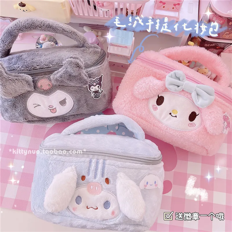 Kawaii Sanrioed аниме мультфильм серия mymelody Cinnamoroll Kuromi милый модный портативный большой емкости плюшевый Handba косметический Чехол
Kawaii Sanrioed аниме мультфильм серия mymelody Cinnamoroll Kuromi милый модный портативный большой емкости плюшевый Handba косметический Чехол