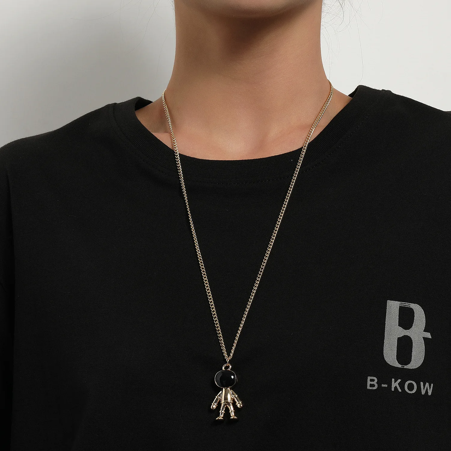 Clothing Style Spaceman Pendant Temperament Necklace Cool Hip-hop Personality Ins All-match Sweater Chain Jewelry
Clothing Style Spaceman Pendant Temperament Necklace Cool Hip-hop Personality Ins All-match Sweater Chain Jewelry