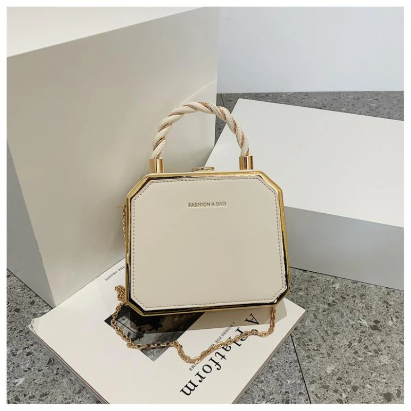 Модная дизайнерская металлическая квадратная сумка из искусственной кожи, Дамский маленький кошелек на цепочке через плечо, классический ...
Модная дизайнерская металлическая квадратная сумка из искусственной кожи, Дамский маленький кошелек на цепочке через плечо, классический ...