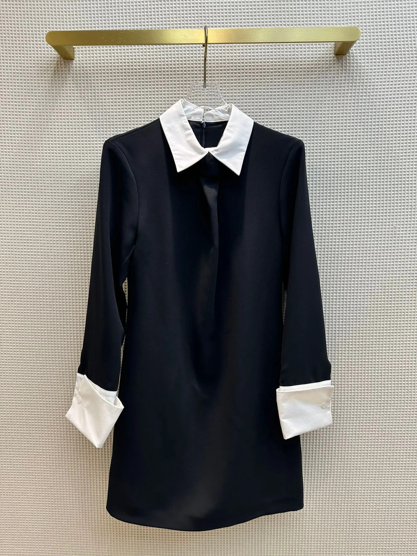 Cocktail dress single neck fake tie design classic elegant simple boxy skirt7.9
Cocktail dress single neck fake tie design classic elegant simple boxy skirt7.9