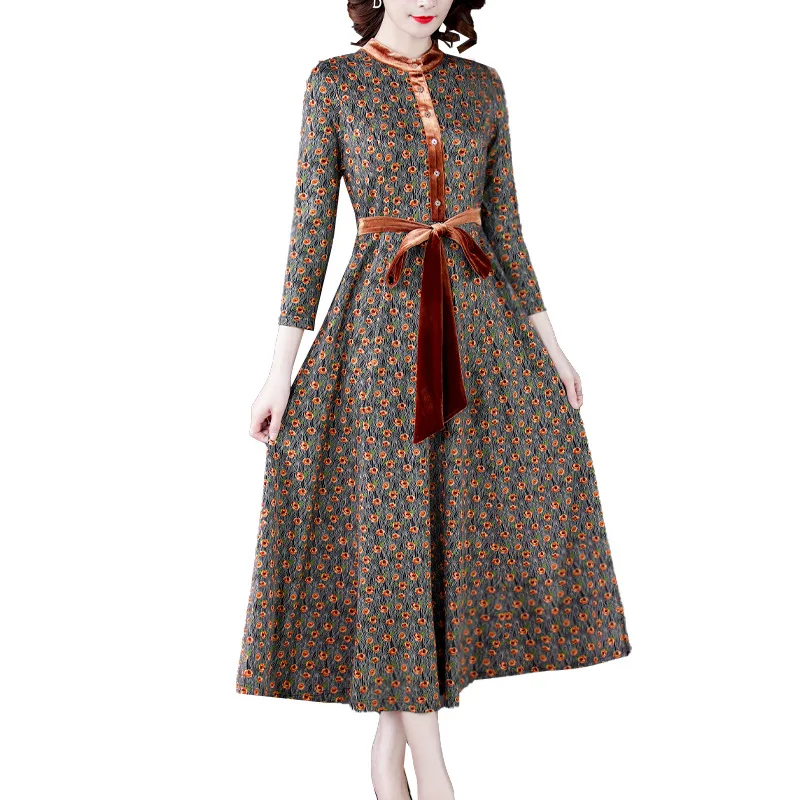 2022 Spring Women's Dresses Large size floral print Big swing knitted Long skirt splicing Long sleeves Retro Temperament sweet
2022 Spring Women's Dresses Large size floral print Big swing knitted Long skirt splicing Long sleeves Retro Temperament sweet