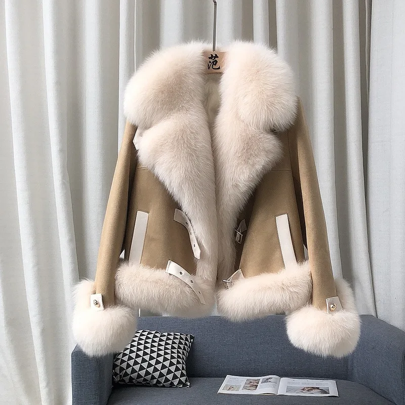 2023Real fur, Fox Fur Grass Coat Women's Short Haining Winter New Locomotive Goose Down Coat
2023Real fur, Fox Fur Grass Coat Women's Short Haining Winter New Locomotive Goose Down Coat