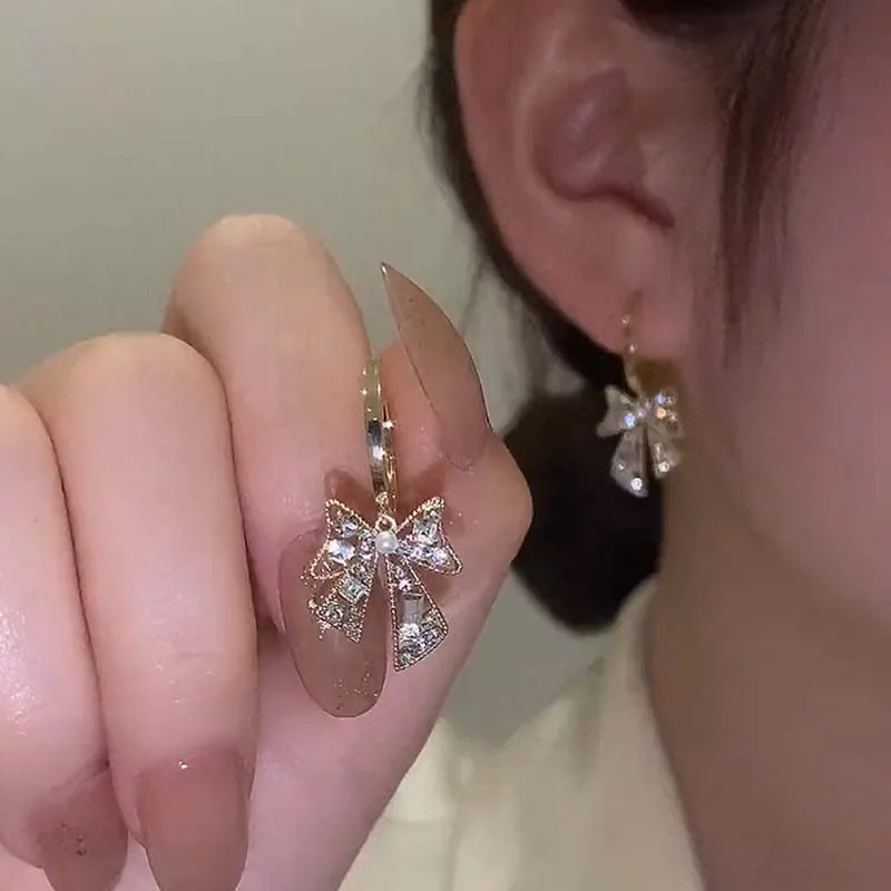Trend butterfly Pearl Long Earrings for women Moon Star Flower Rhinestone Wedding Dangle Earring Fashion Korean Jewelry
Trend butterfly Pearl Long Earrings for women Moon Star Flower Rhinestone Wedding Dangle Earring Fashion Korean Jewelry