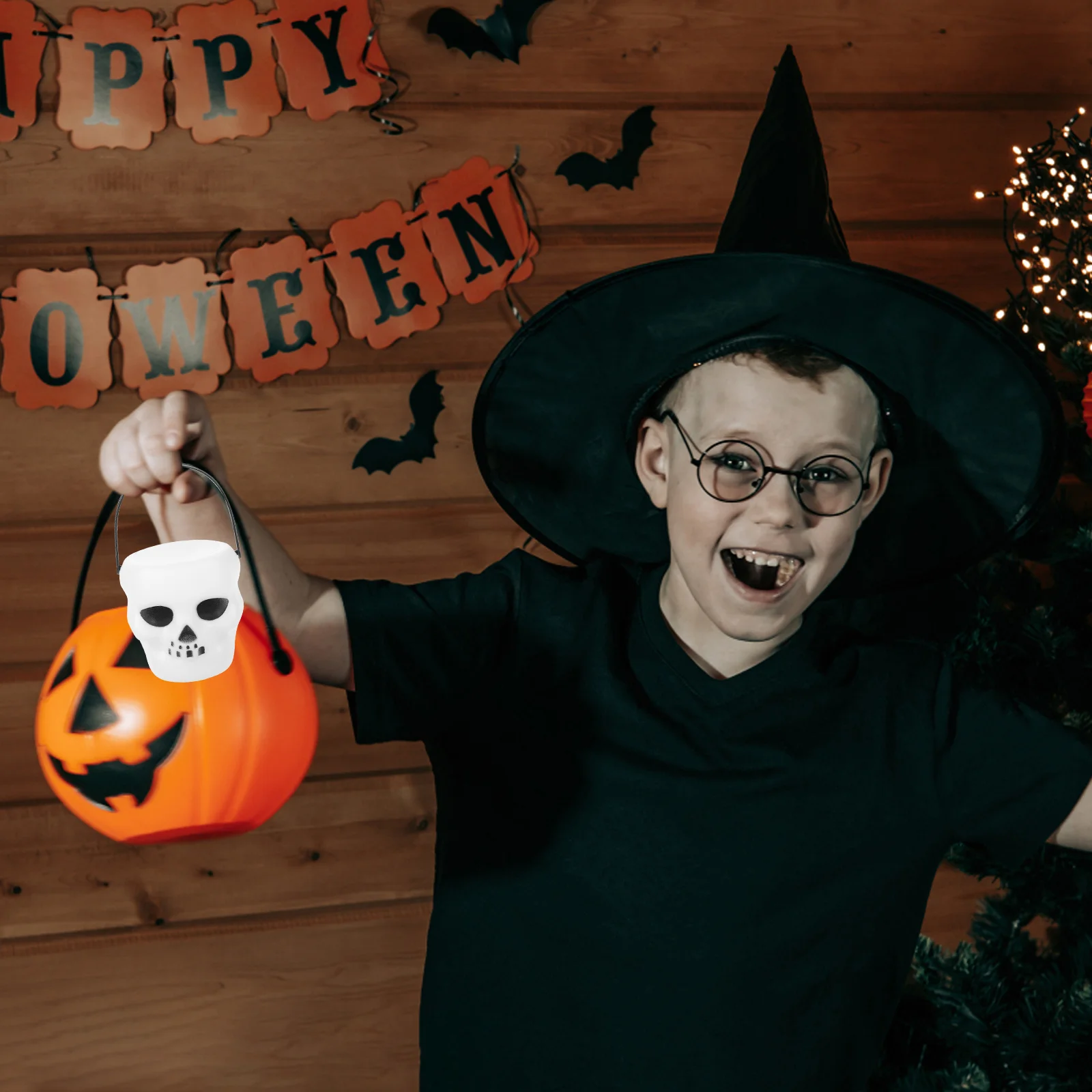 18 Pcs White Bucket Halloween Favors Basket Portable Candy Jar Plastic Treats Storage
18 Pcs White Bucket Halloween Favors Basket Portable Candy Jar Plastic Treats Storage