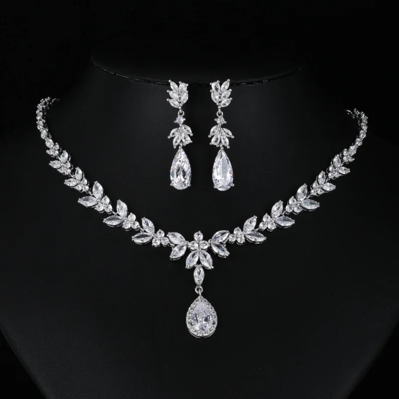 Trendy Zirconia Necklace Tassel Earrings Set Bridal Jewelry Sets Austrian Crystal Necklaces Hoop Earrings Women Party Engagement
Trendy Zirconia Necklace Tassel Earrings Set Bridal Jewelry Sets Austrian Crystal Necklaces Hoop Earrings Women Party Engagement
